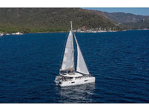 Lagoon 42