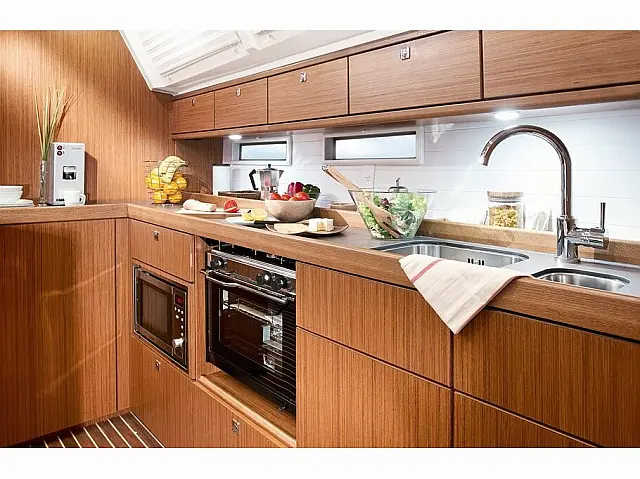 Bavaria Cruiser 46 - Interior image